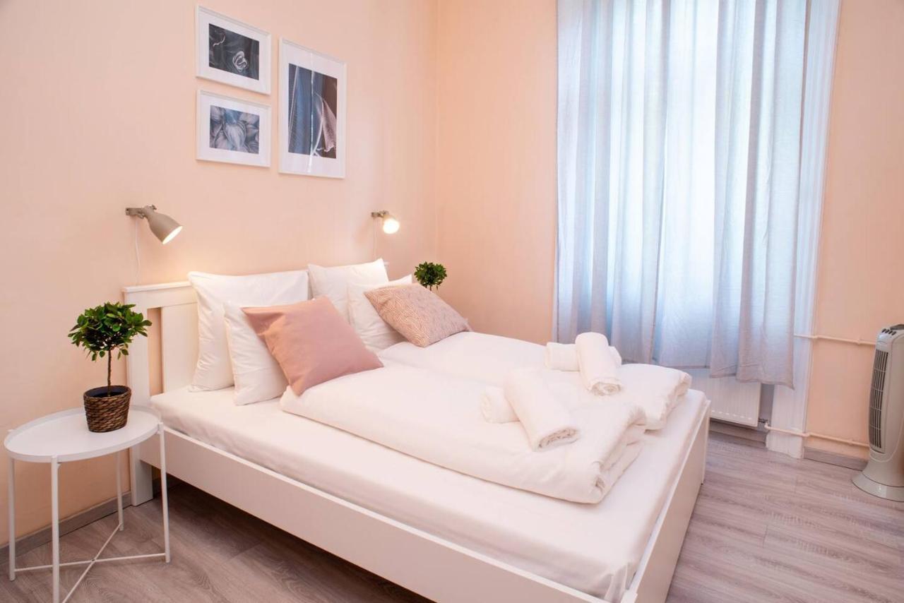 Central And Large Ac Home Away From Home Budapest Eksteriør billede