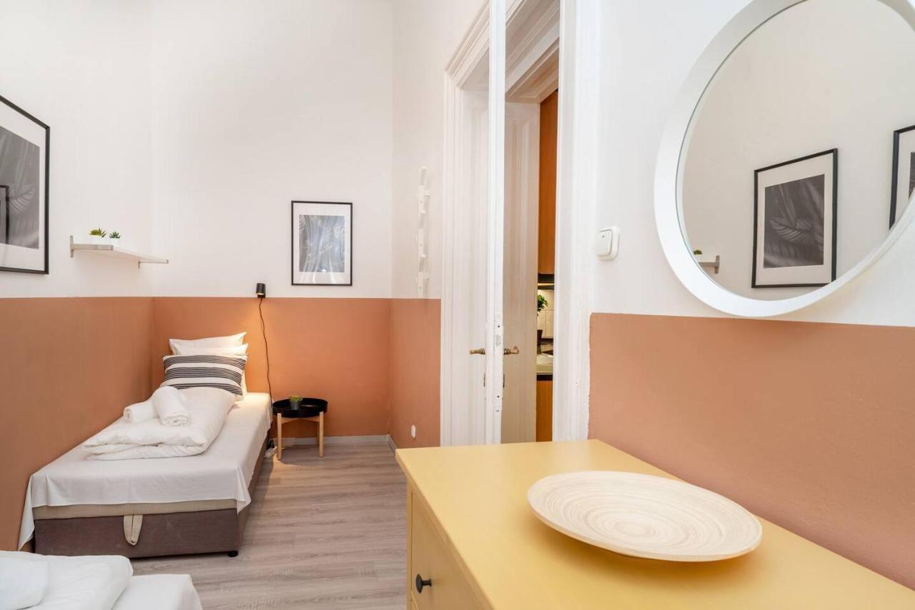 Central And Large Ac Home Away From Home Budapest Eksteriør billede