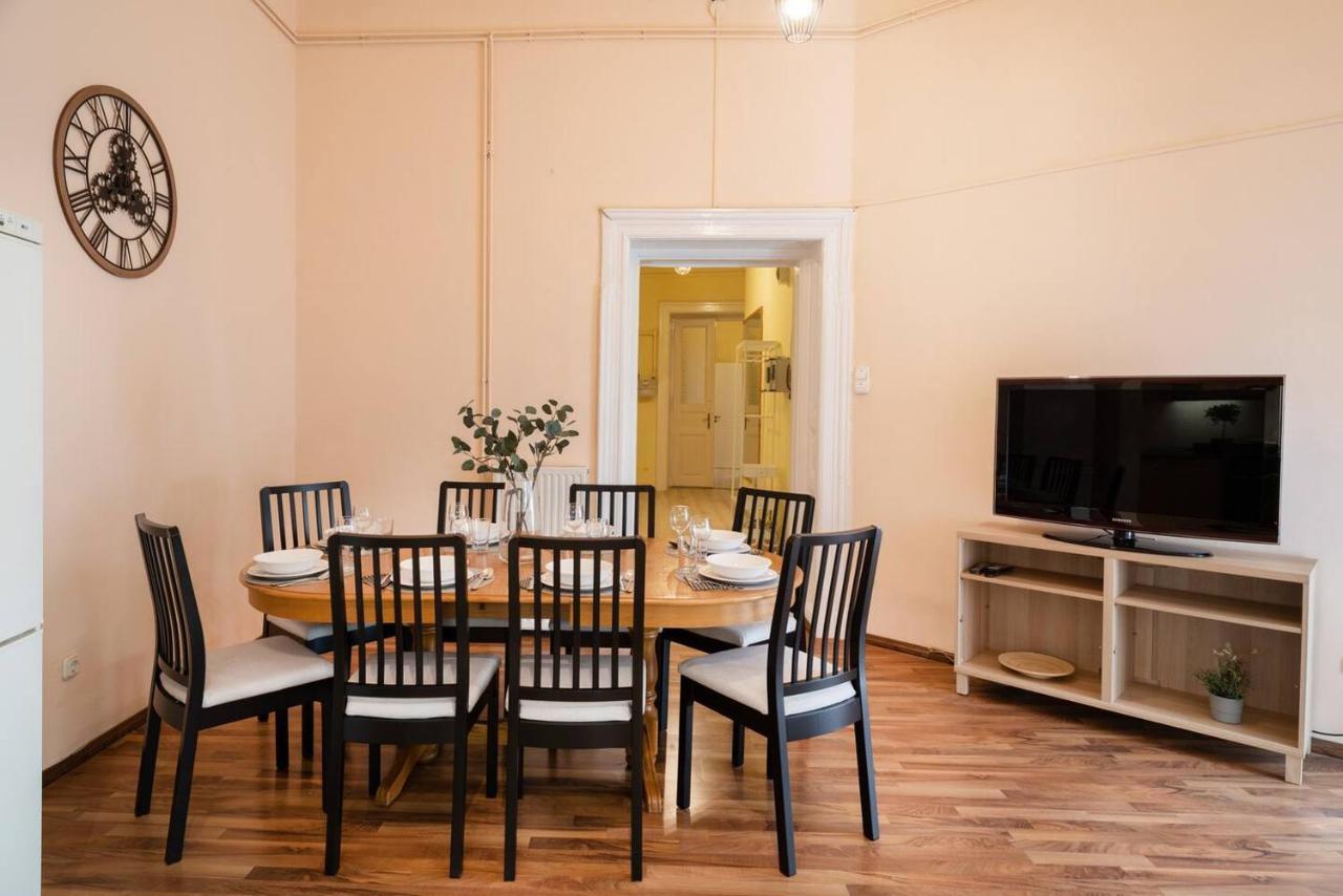 Central And Large Ac Home Away From Home Budapest Eksteriør billede
