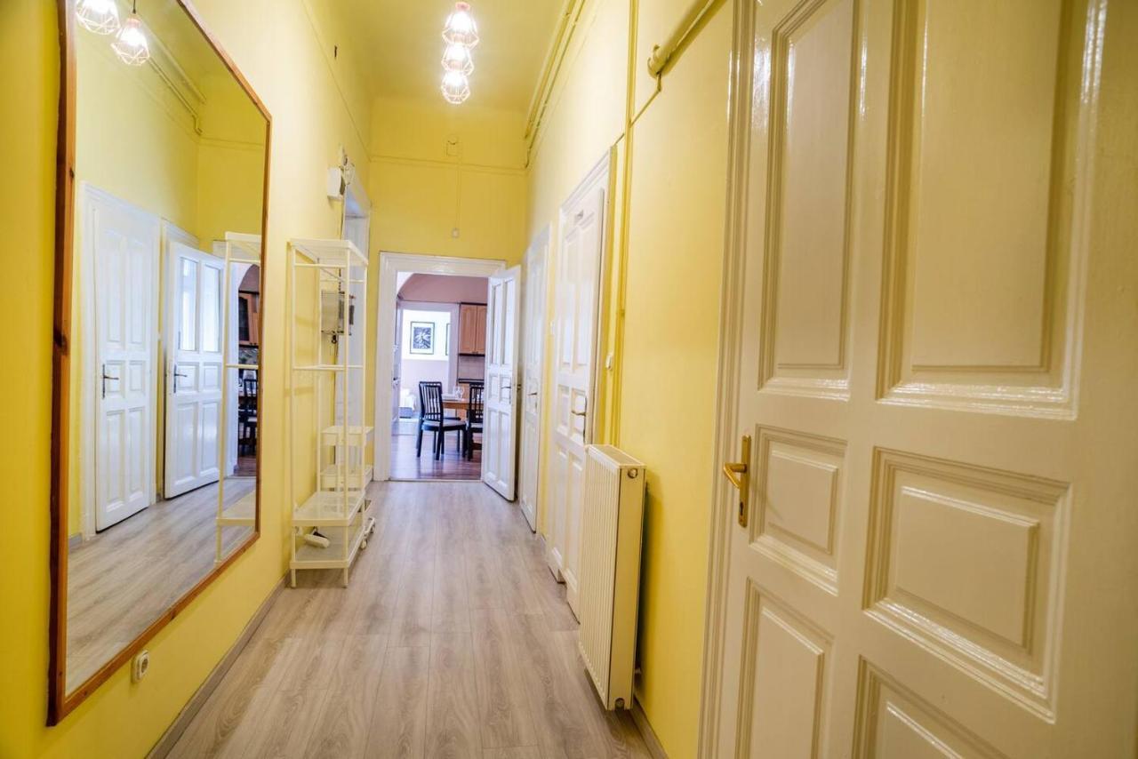 Central And Large Ac Home Away From Home Budapest Eksteriør billede